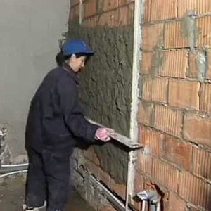 Выравнивание стен оштукатуриванием по маякам своими руками