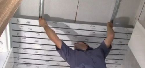 Как установить алюминиевый реечный потолок: пошаговая инструкция