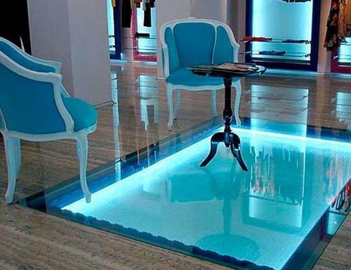 Стеклянный пол: фото с подсветкой и аквариум своими руками, как сделать нишу под стеклом и монтаж прозрачный